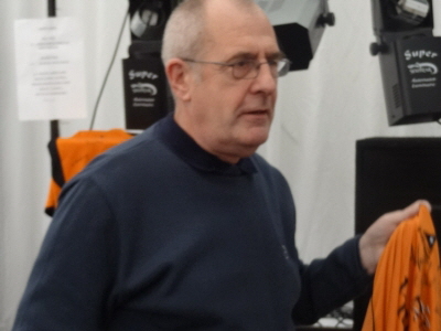 ASC05424 Bob Kent wins shirt donates to auction ASC05424 Bob Kent wins shirt donates to auction